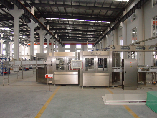 3 en 1 máquina de rellenar automática 5000Bottles del agua mineral por hora